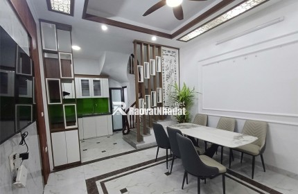 BÁN NHÀ PHÚC LỢI 5 TẦNG 3 NGỦ MẶT TIỀN 5M Ô TÔ GẦN 5,9 TỶ